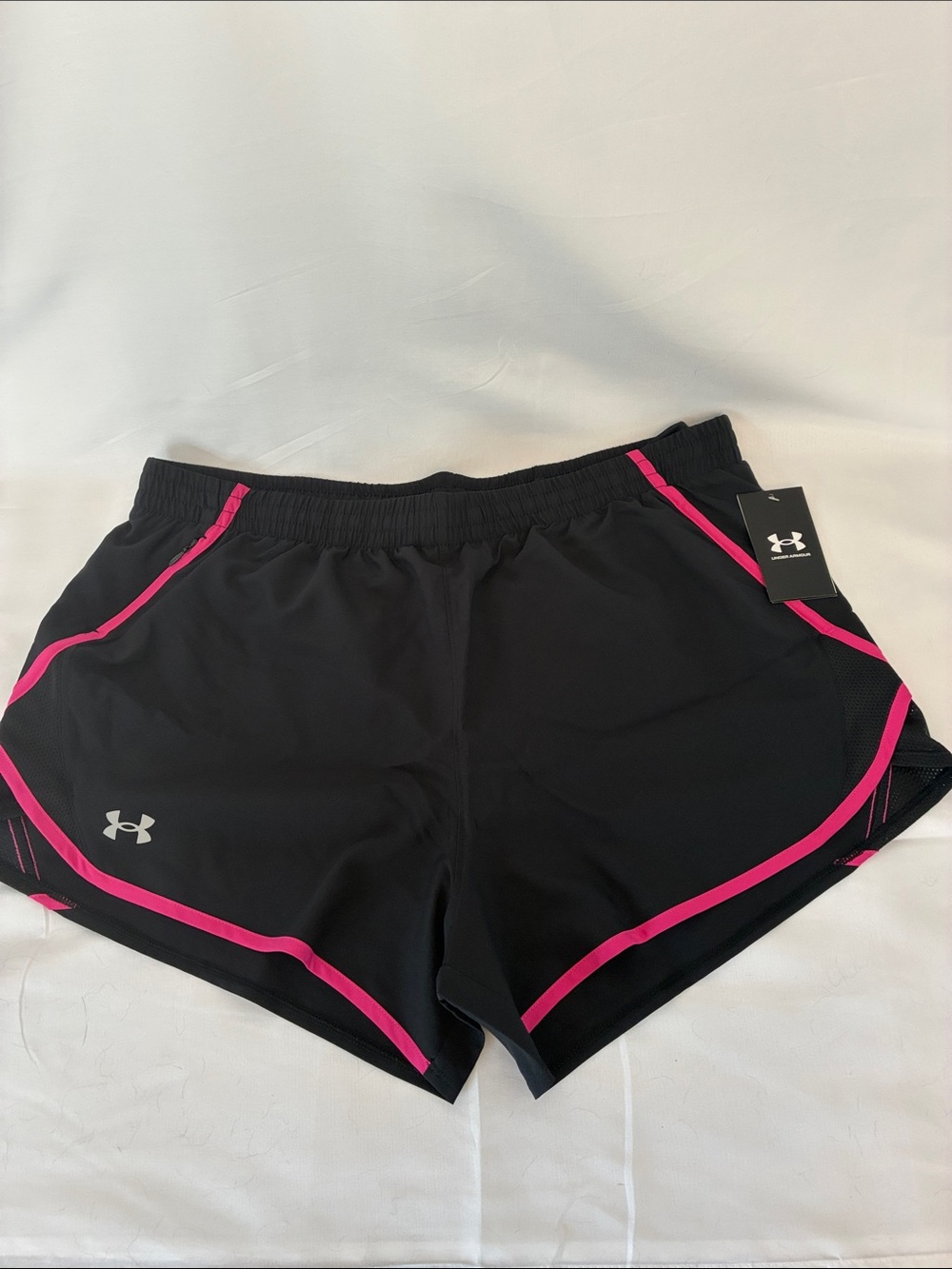 Under Armour Women’s NTW Black Athletic Shorts with Pink Piping size XL